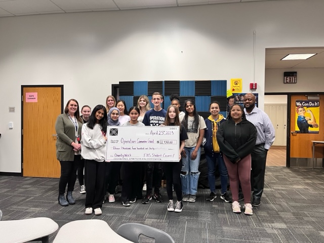 Student Council with the check from fundraising